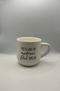 16 oz. "THIS IS WHAT AN AWESOME DAD LOOKS LIKE" Coffee Mug