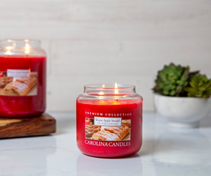 WARM APPLE STRUDEL Medium Jar Candle by Carolina Candles